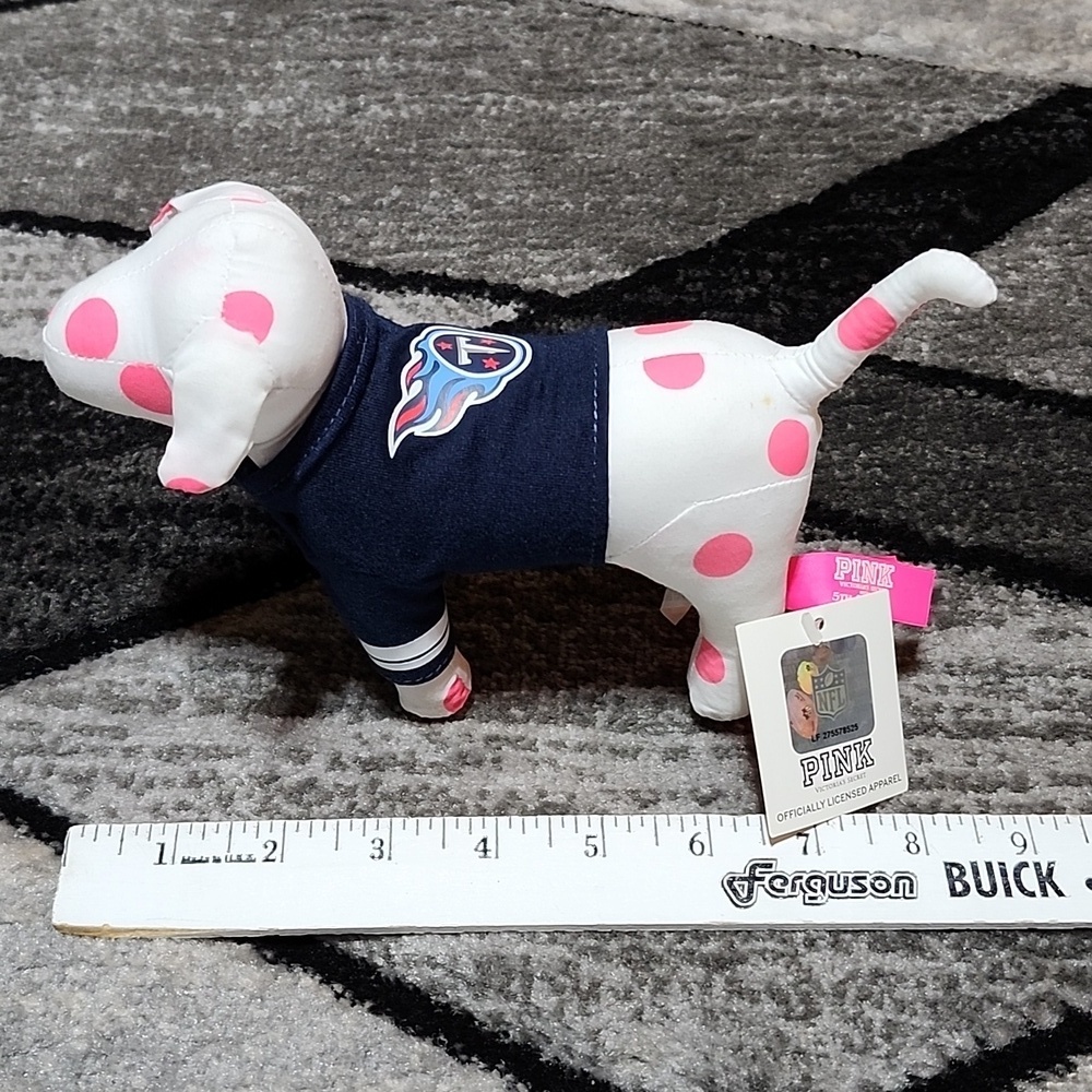 VS PINK RARE TENNESSEE TITANS 1ST EDITION NFL JERSEY PLUSH COLLECTIBLE DOG - Picture 3 of 14